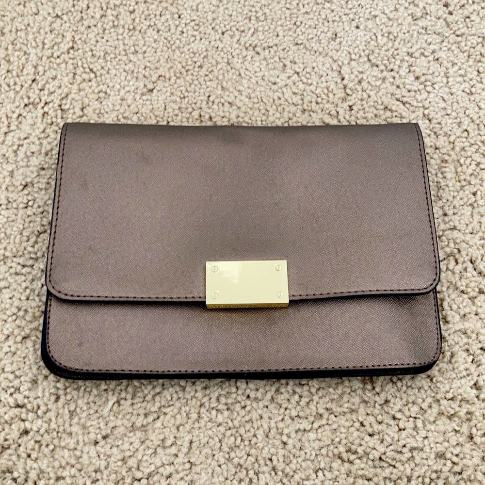 Shiny Clutch